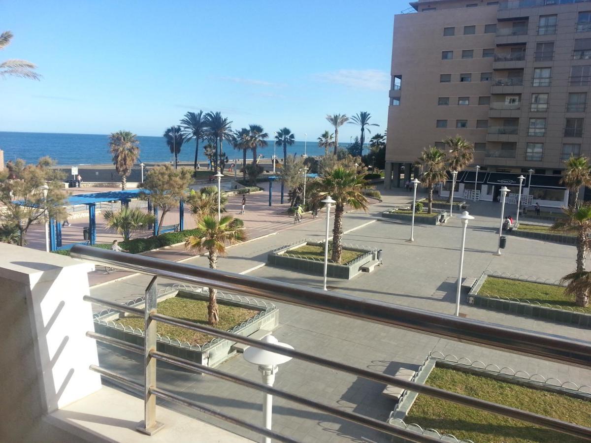 Апартаменты Paseo Maritimo Antonio Banderas Малага Экстерьер фото
