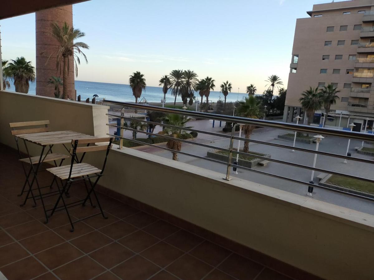 Апартаменты Paseo Maritimo Antonio Banderas Малага Экстерьер фото