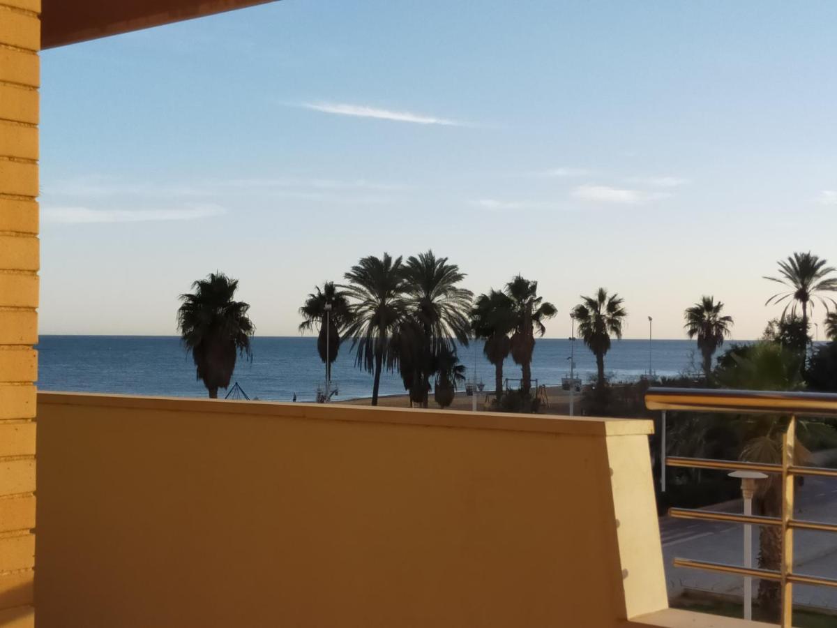 Апартаменты Paseo Maritimo Antonio Banderas Малага Экстерьер фото