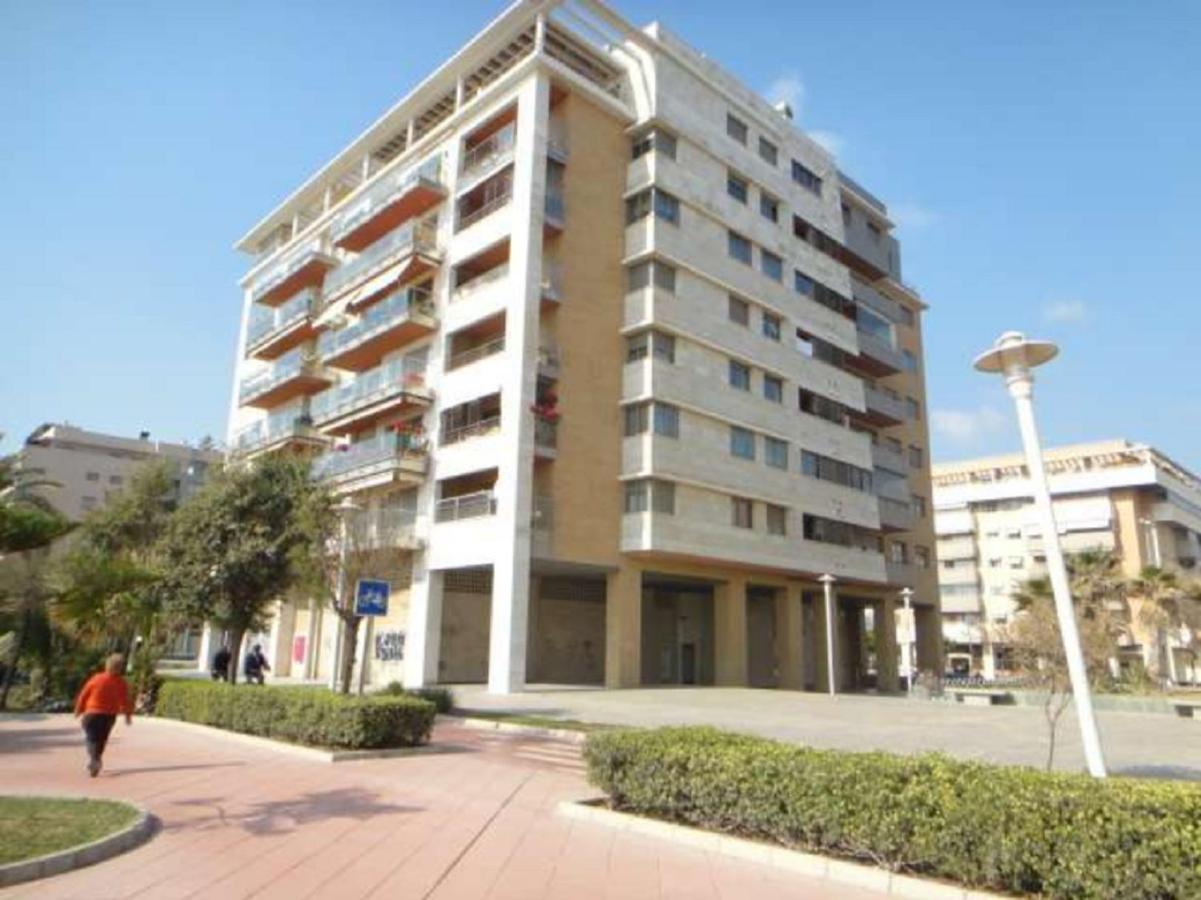 Апартаменты Paseo Maritimo Antonio Banderas Малага Экстерьер фото